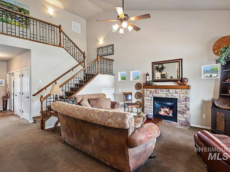 2603 Carriage Way photo 5
