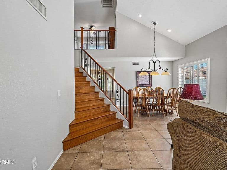2352 W REDWOOD Drive photo 3