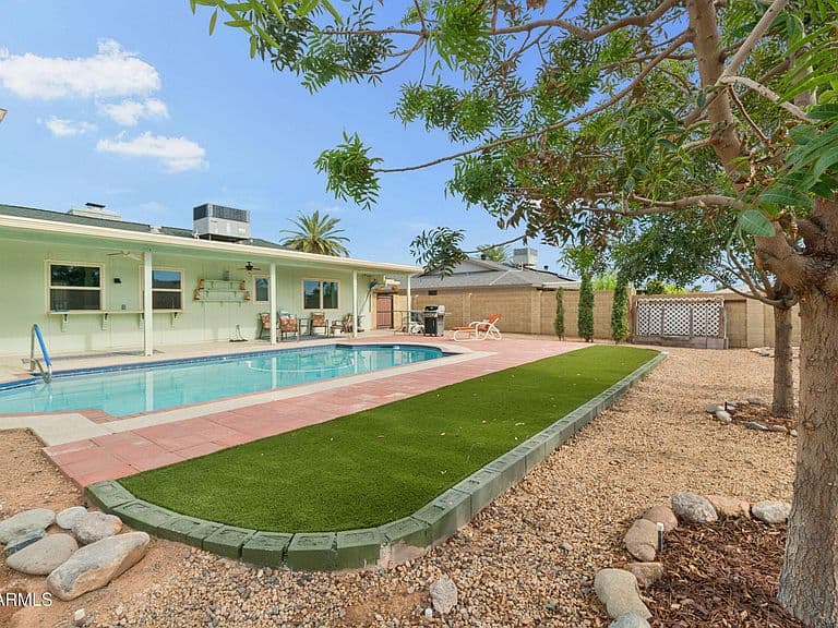 12809 W SEVILLE Drive photo 1