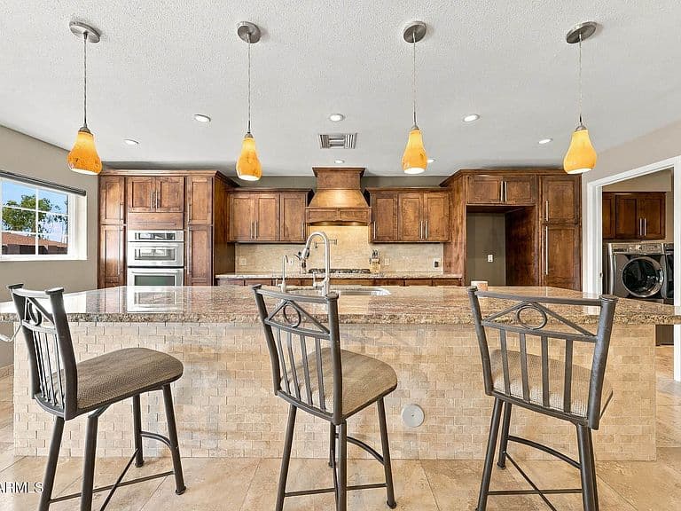 2301 E ALAMEDA Drive photo 1
