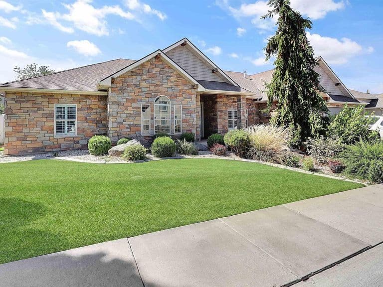 2782 Sun Meadow Dr photo 2