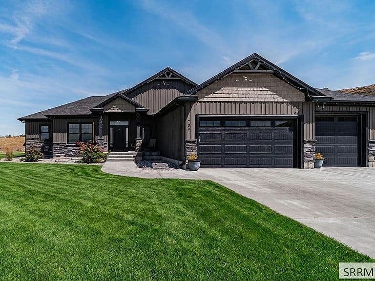 7091 S Green River Cir photo 1