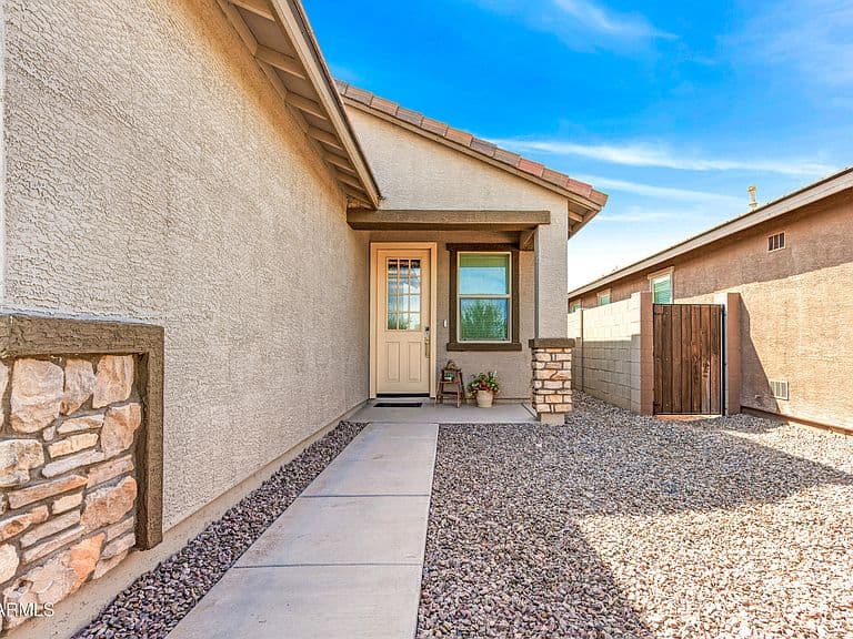 40035 W CAHILL Drive photo 3