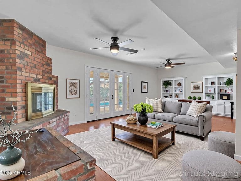 5541 W Crocus Dr photo 3