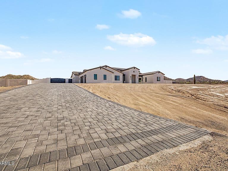 3289 W Lind Road photo 3