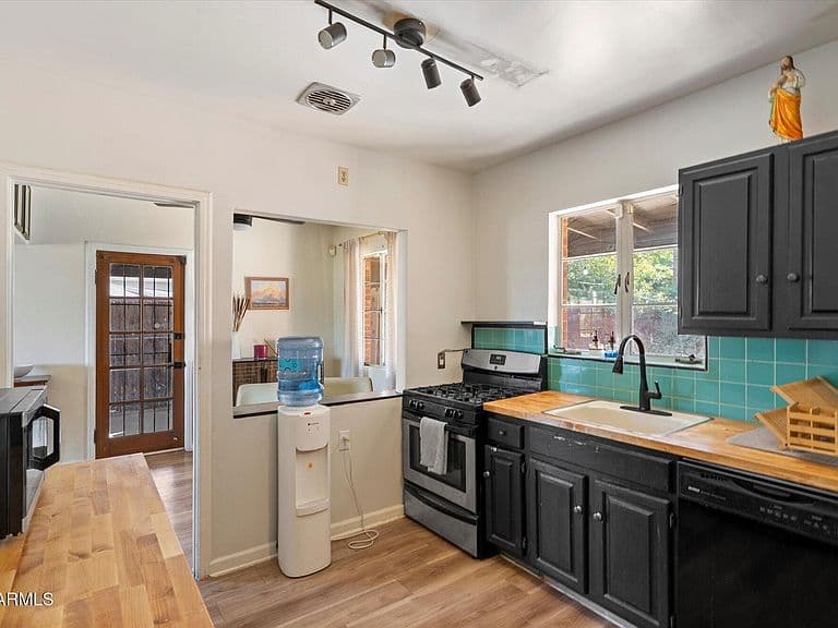 1405 E Osborn Rd photo 5