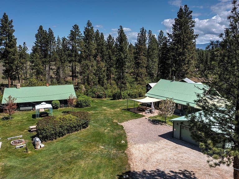 230 Cap Ln photo 2