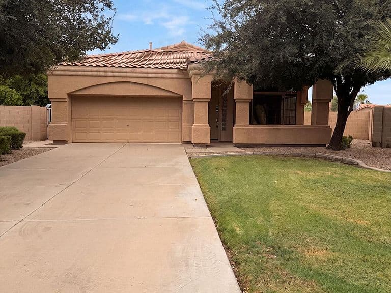 2090 W CORONA Drive photo 1
