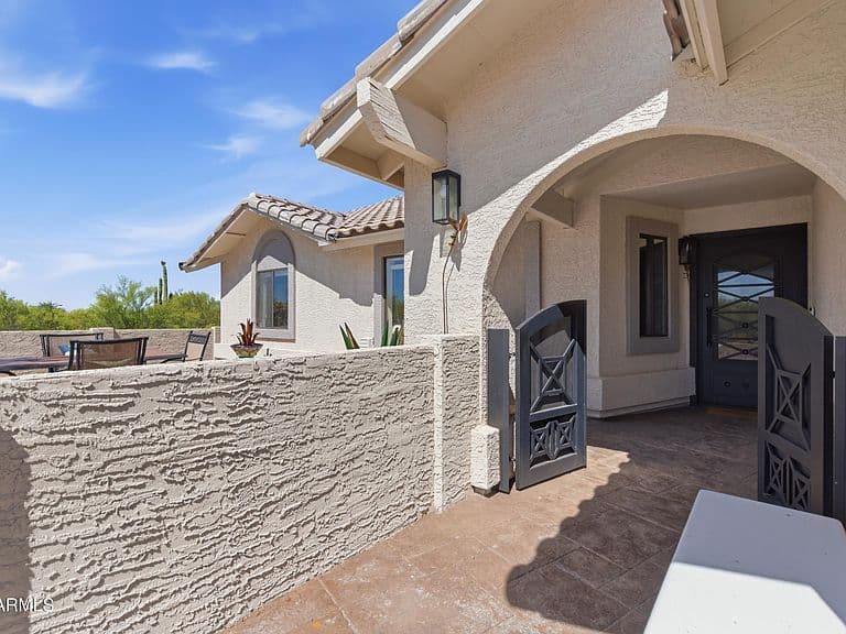 10712 E HUMMINGBIRD Lane photo 3