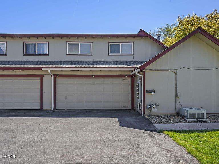 1637 York Way photo 4