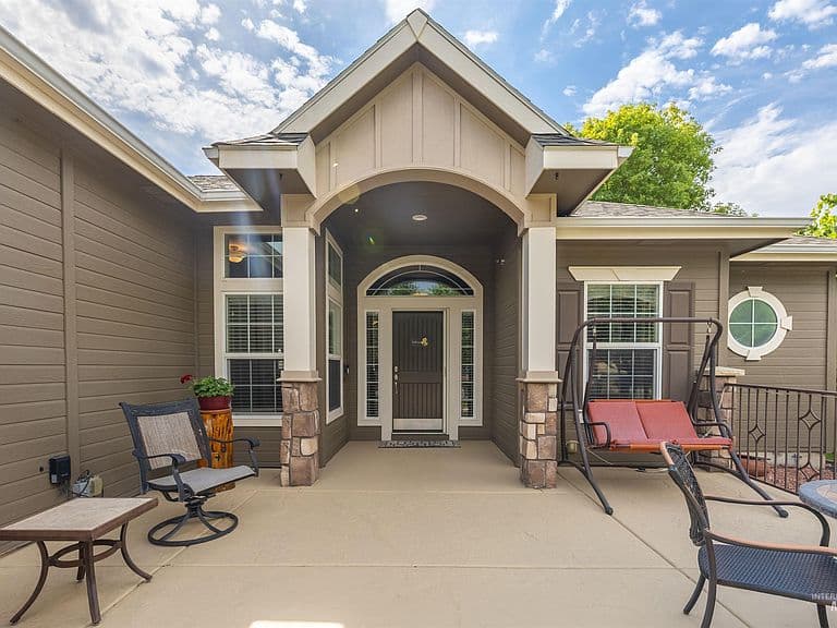 9451 W Pebblestream Dr photo 3