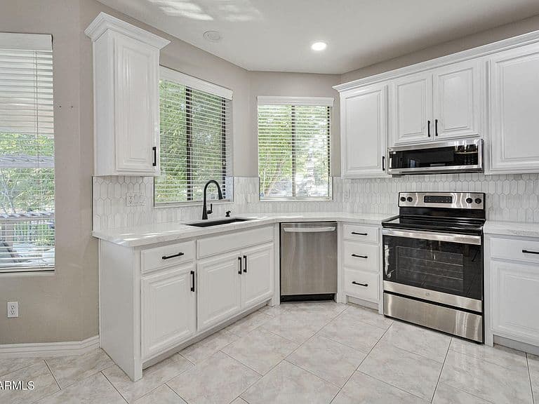 155 N BROOKSIDE Street photo 4