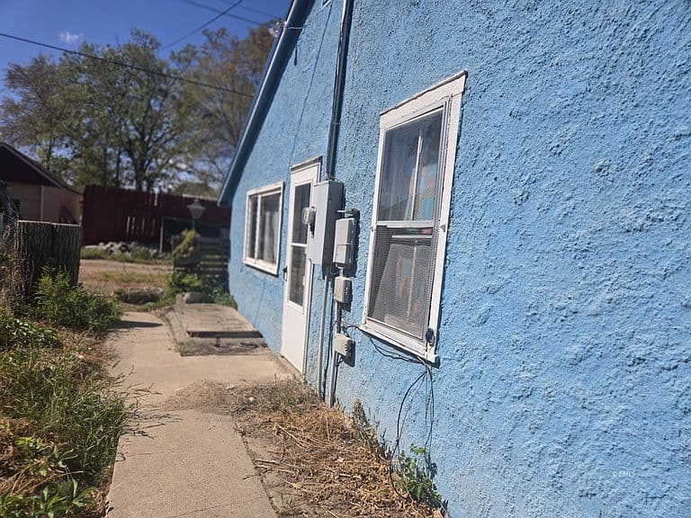 707 N Lake Ave photo 3