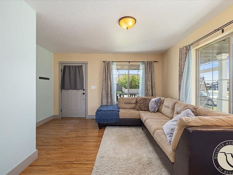 1316 Blackberry Way photo 5