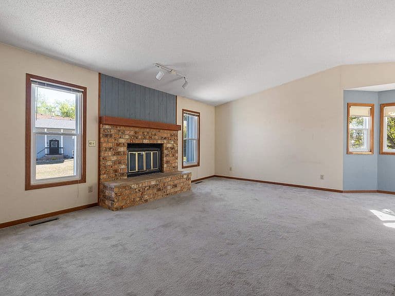 3701 Westridge Rd photo 2