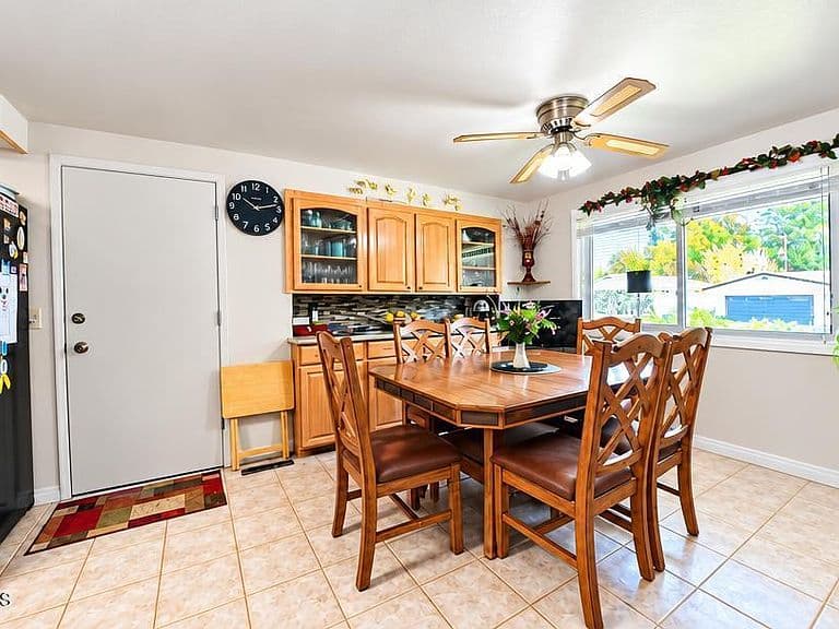 2313 N Honeysuckle Dr photo 3