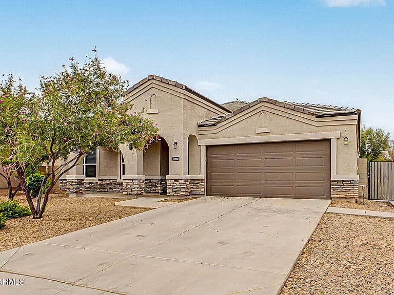 38085 W NINA Street photo 2