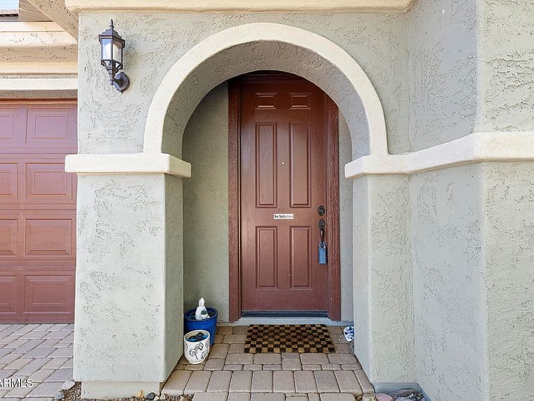 2513 W MOURA Drive photo 2