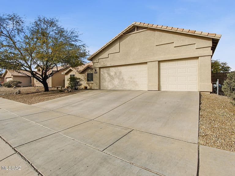 10605 E Heartleaf Willow Dr photo 2
