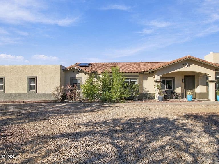 220 N Slate Dr photo 5