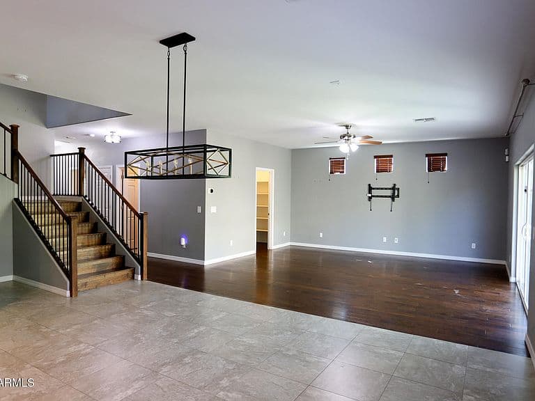 515 W MELODY Drive photo 4