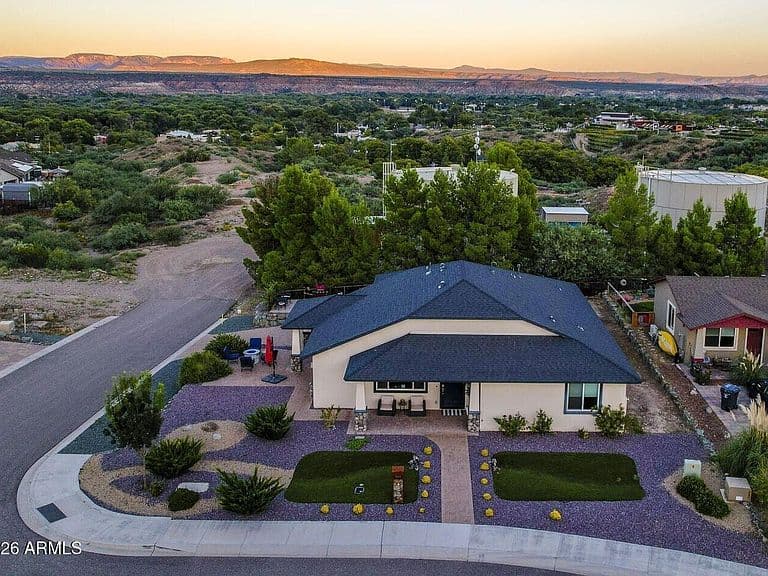 489 KINDRA HEIGHTS Road photo 2