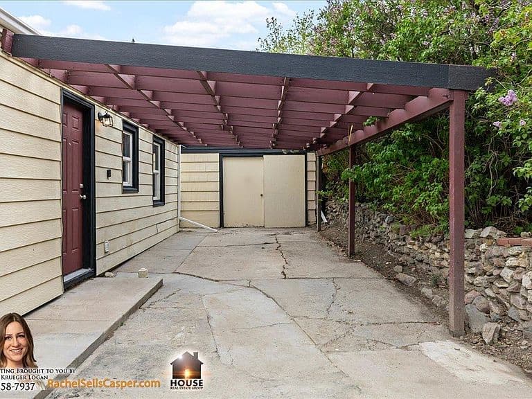 1335 S Oakcrest Ave photo 5