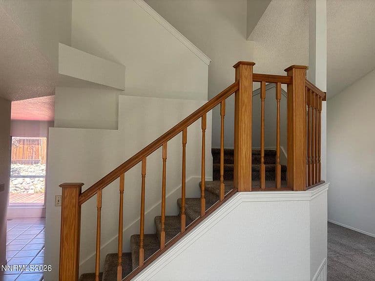 4527 Canyon Ridge Ln photo 2