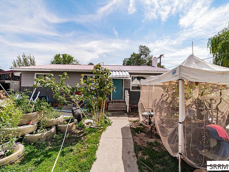610 Elaine St photo 1