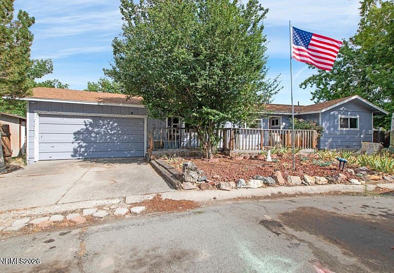 5 Kimberly Cir photo 1