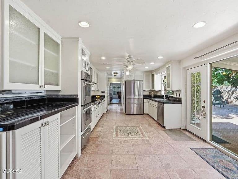 6550 E Miramar Dr photo 3