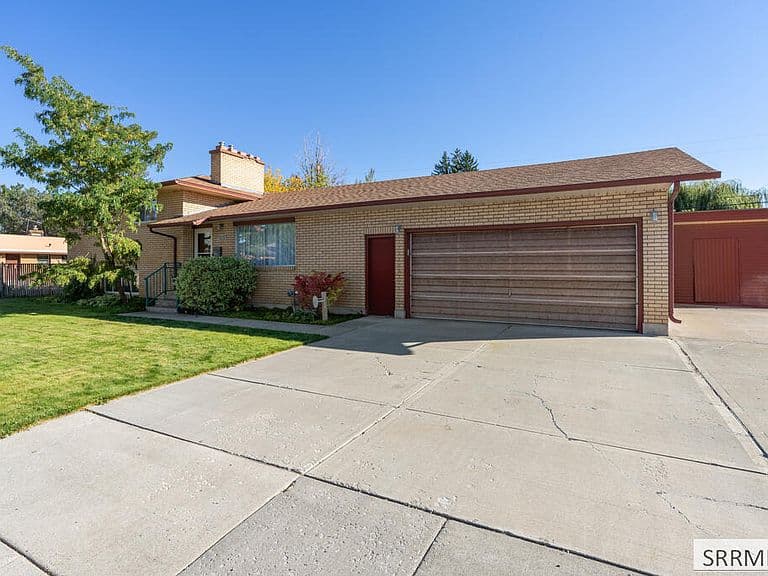 225 Ramona Ave photo 4