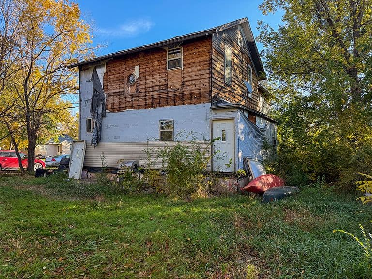 570 5th St SW photo 4