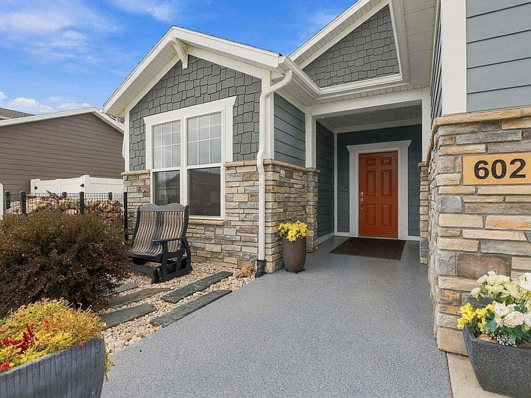 602 Solomon Ct photo 4