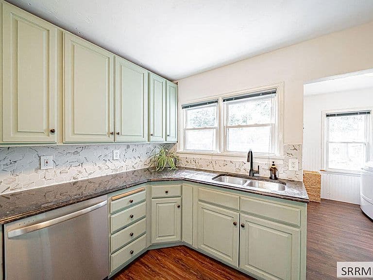 651 J St photo 5
