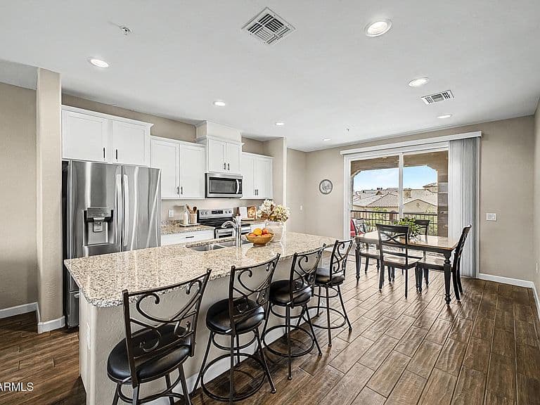 1255 N ARIZONA Avenue #1227 photo 2