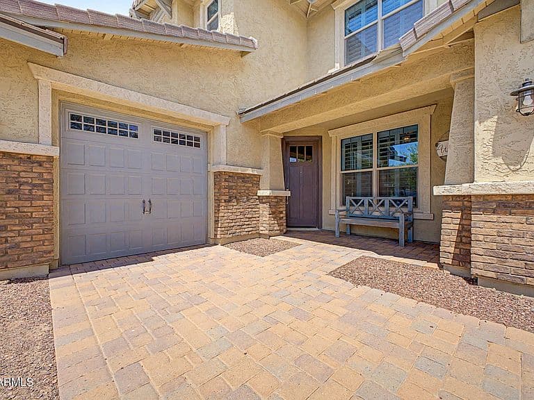 2349 N BEVERLY Place photo 3