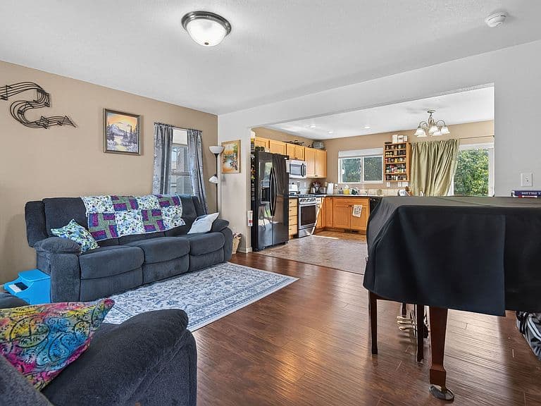 2767 Ryland Ave photo 2