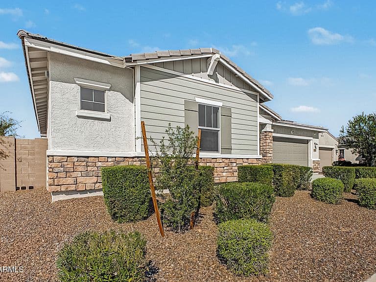 18418 W MEDLOCK Drive photo 3