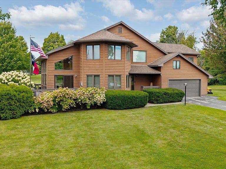 13 Country Club Estates photo 1