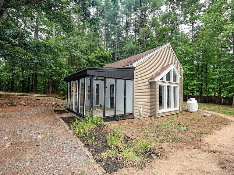 112 Gilson Road photo 1
