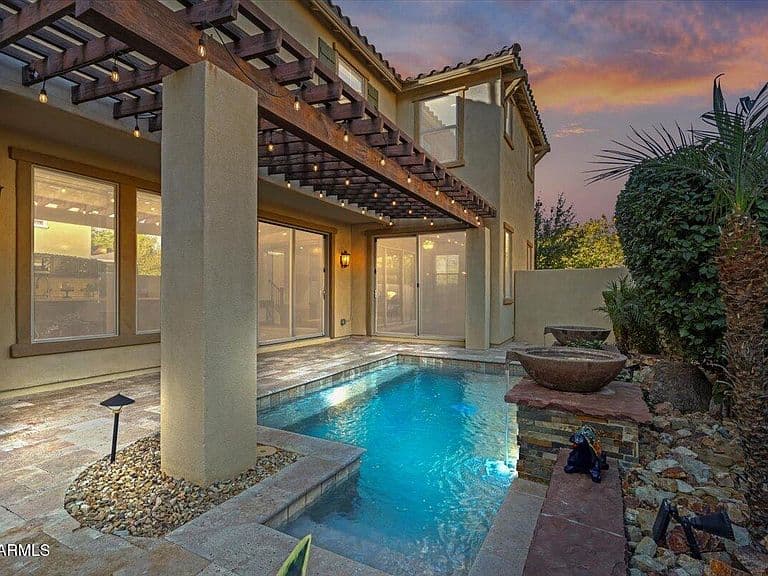 2387 N Heritage St photo 1