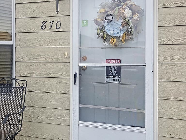 870 E College Ave photo 4
