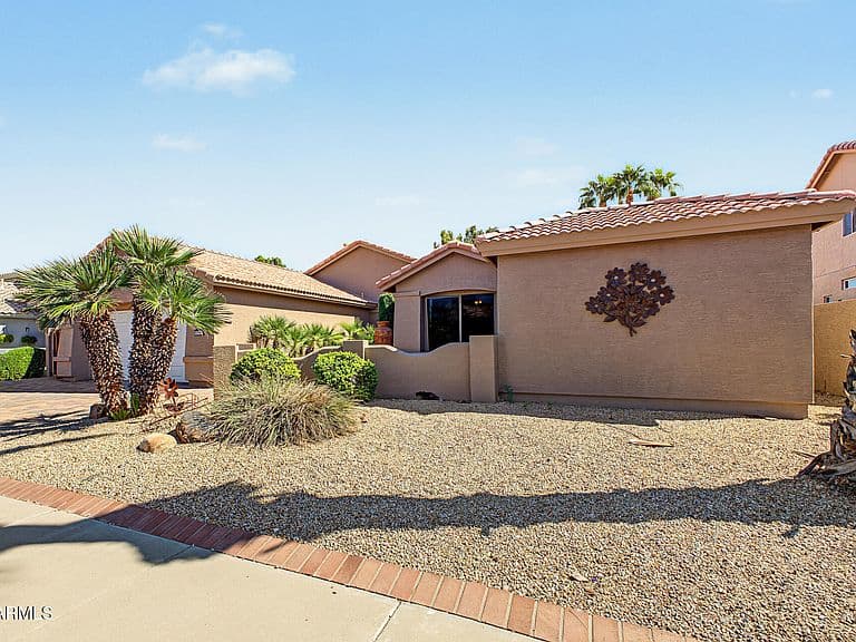 5793 S AMBERWOOD Drive photo 2