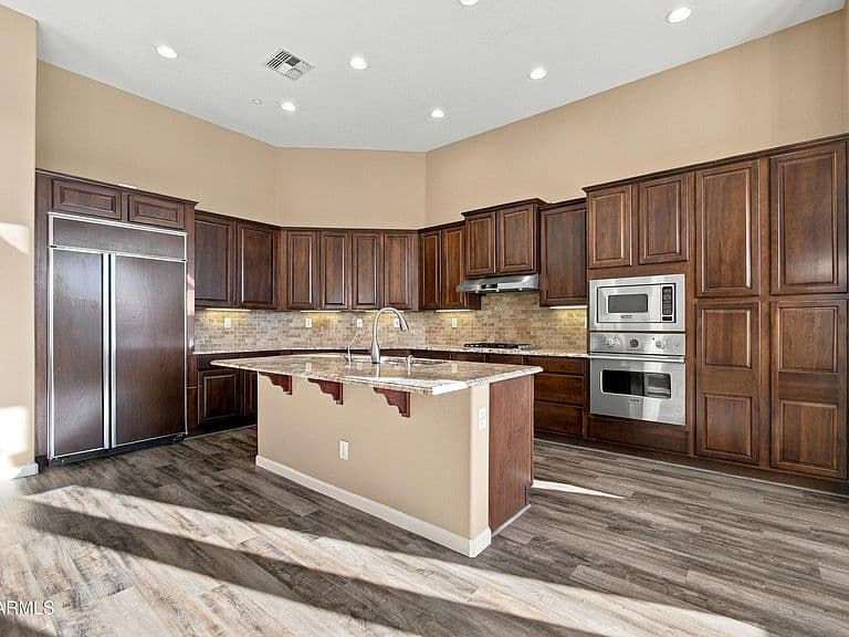 41724 N HARBOUR TOWN Way photo 5