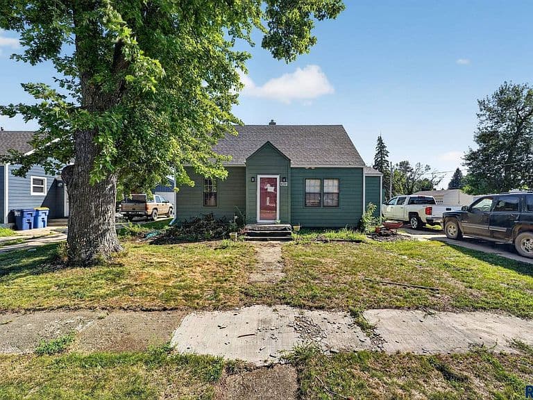301 E 4th Ave photo 1