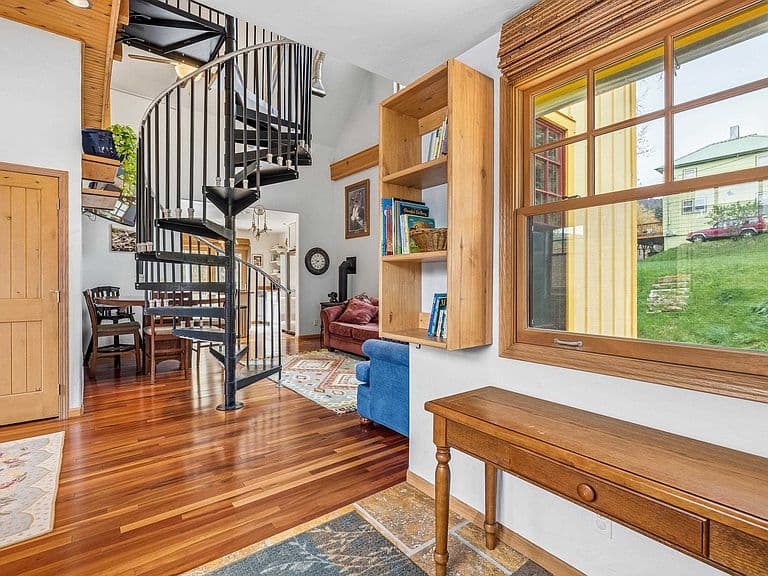 25 Denver Ave photo 4