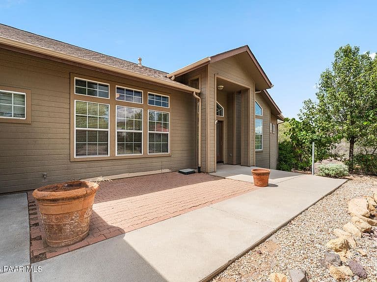 2630 Tabosa Dr photo 2