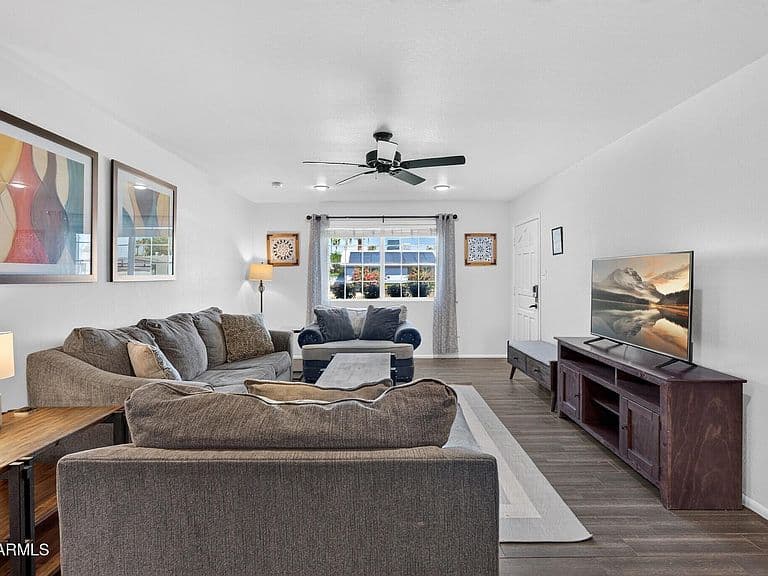 425 E HERMOSA Drive photo 5