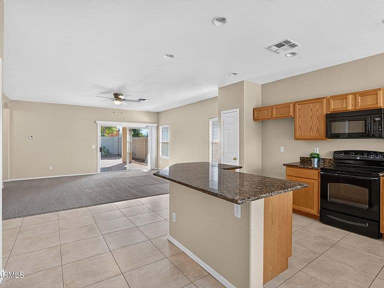 14207 W COLUMBUS Avenue photo 3